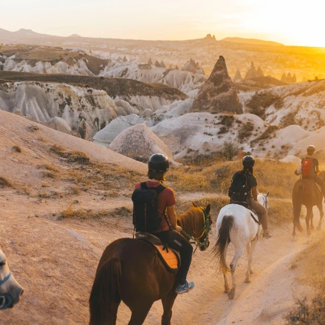 Çavuşin: Sunset or Daytime Horse Riding Tour
