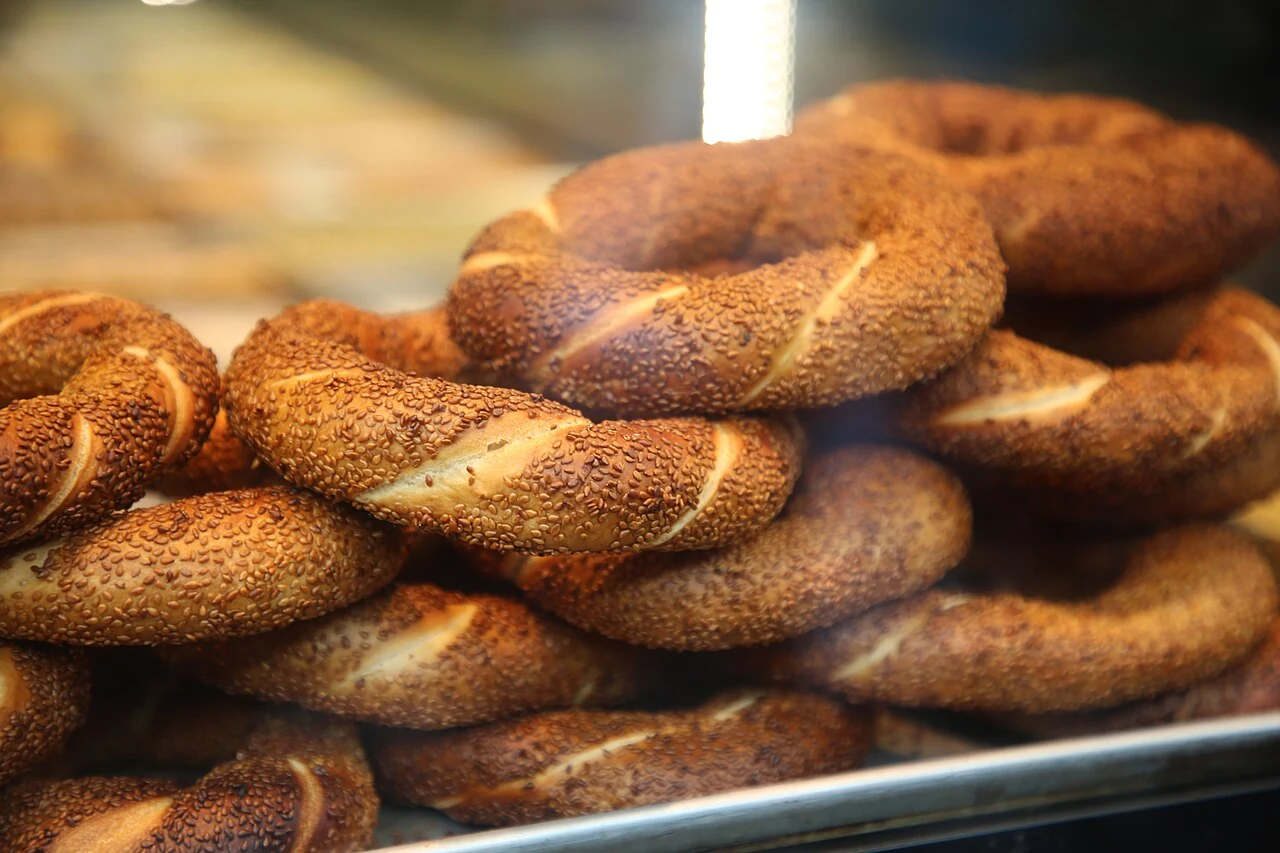 Sesame-covered simit, an everyday Istanbul street food.