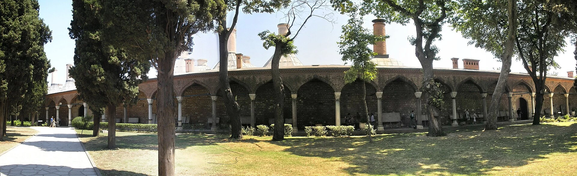 Ottoman gastronomy: Palace, neighbourhood and changing tastes