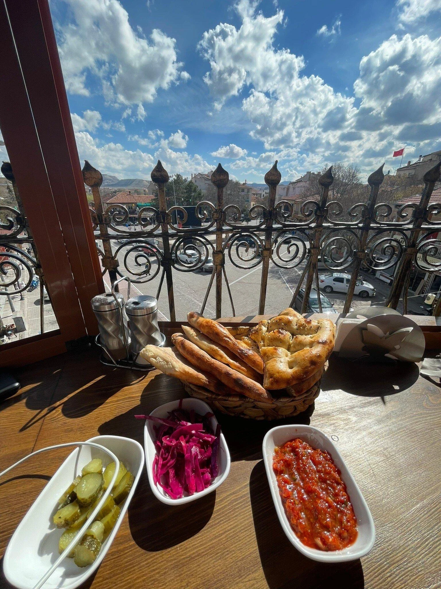 Konak Kebap Ve Corba Evi in Avanos — table by the window overlooking Avanos