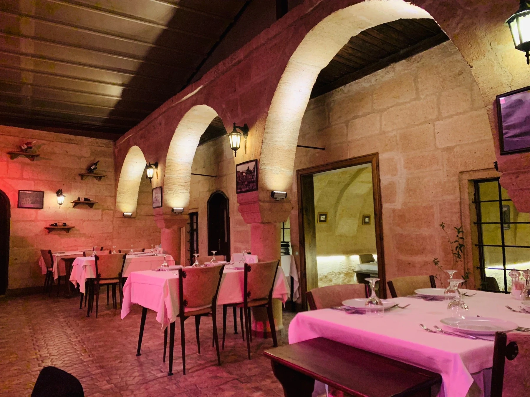 Han Ciragan Restaurant in Ürgüp — stone-arched dining room