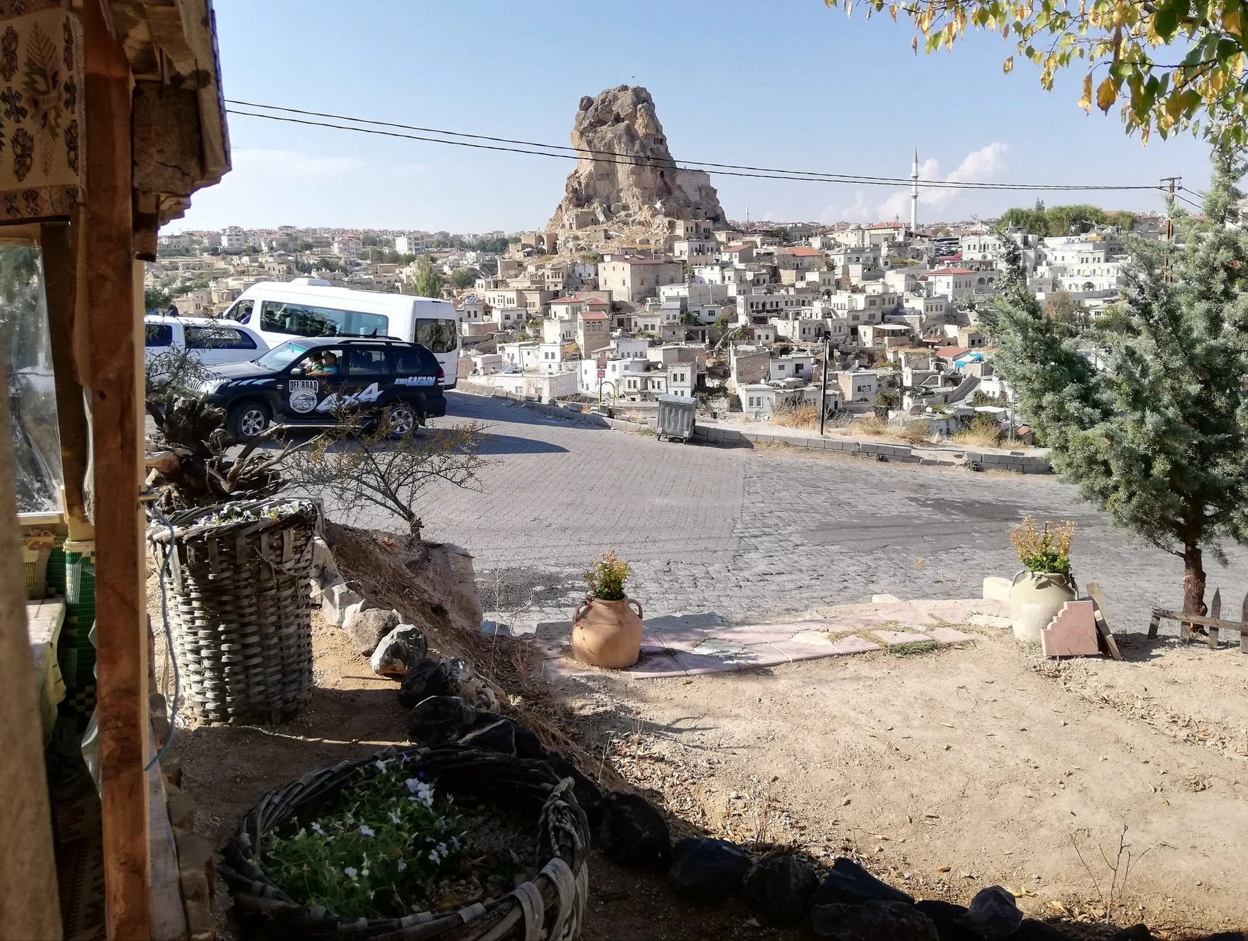 Kapadokya Karsi Bag Panaroma Restaurant in Ortahisar — restaurant outlook toward Ortahisar Castle