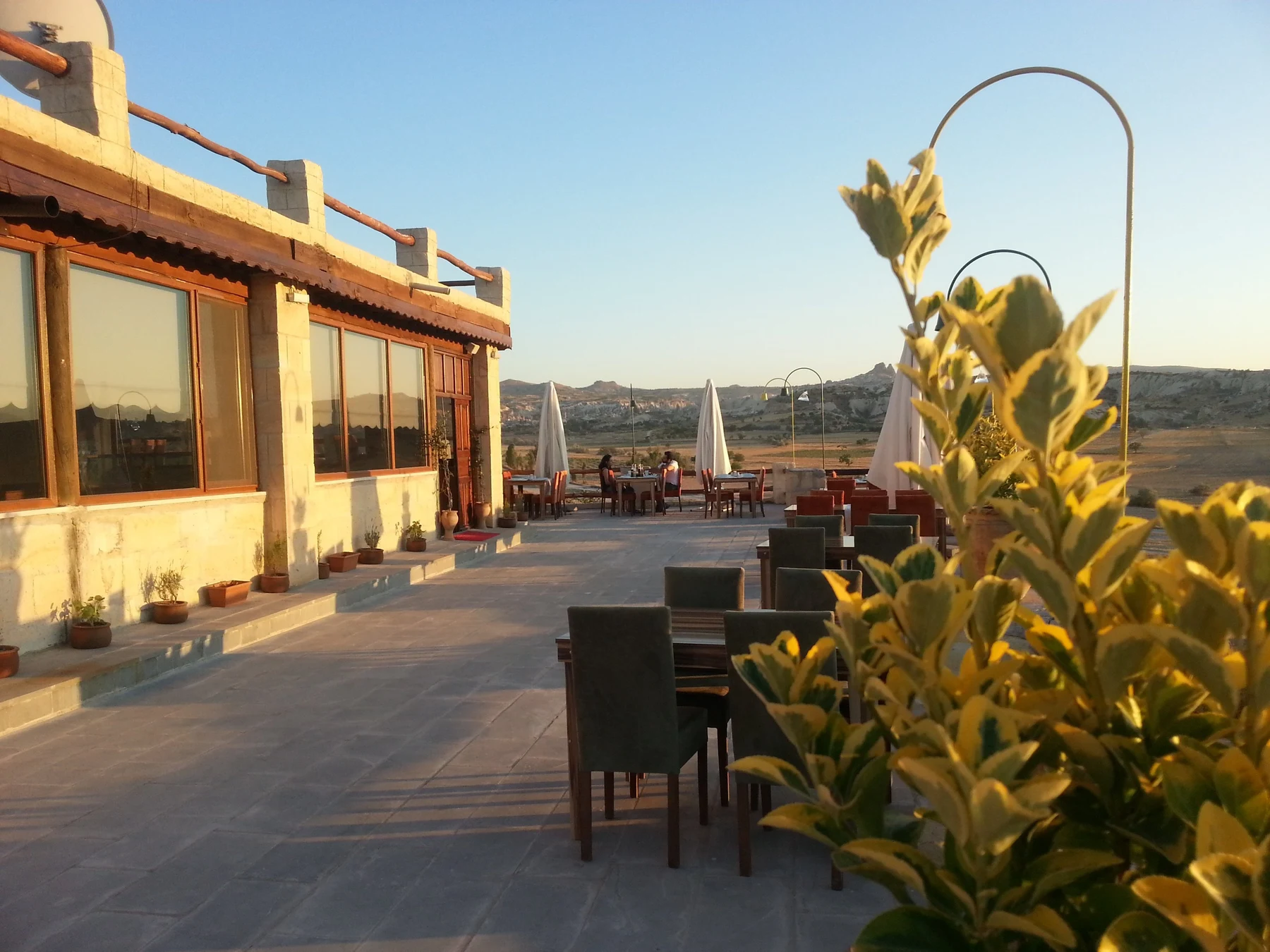 Çavuşin Depe Restaurant — Restaurant terrace in Çavuşin
