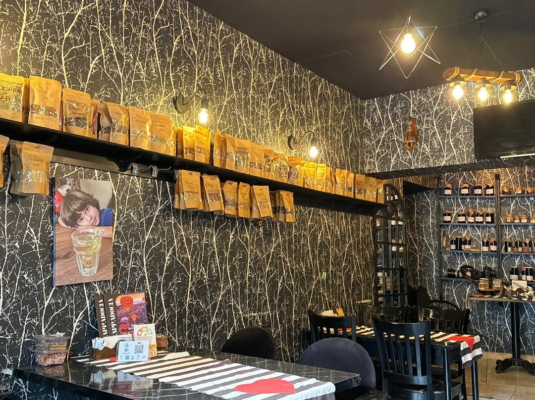 Seating and tea display at King’s Coffee Shop in Göreme