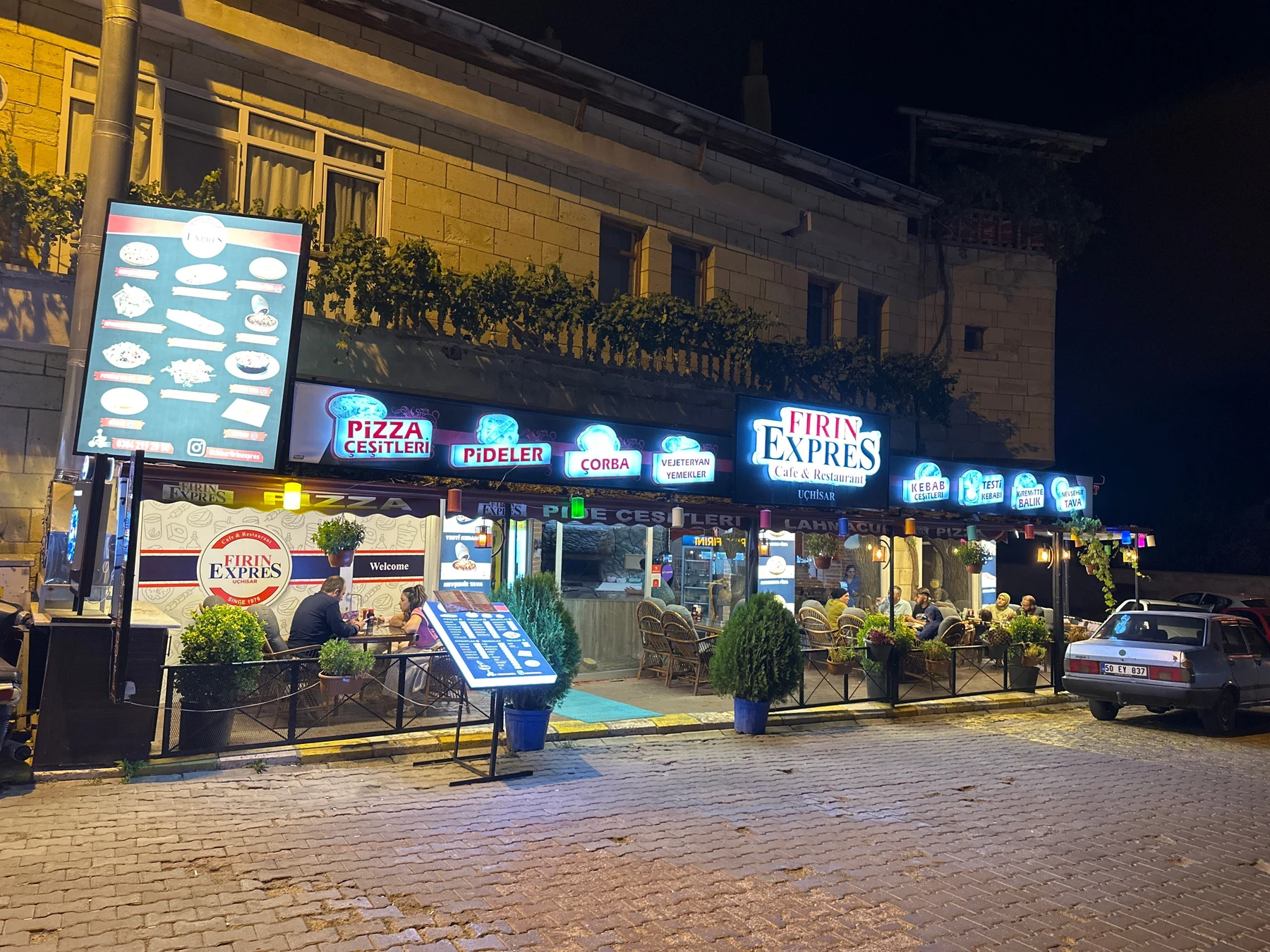 Firin Expres Uçhisar in Uçhisar — exterior at night