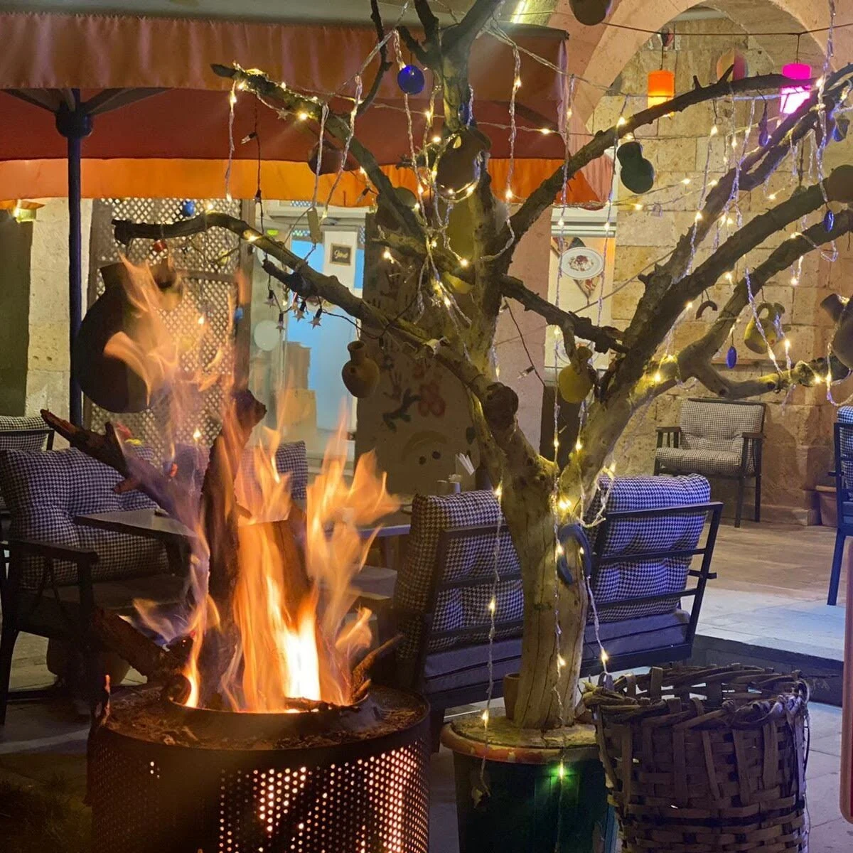 Minik Cafe Restaurant in Ortahisar — courtyard