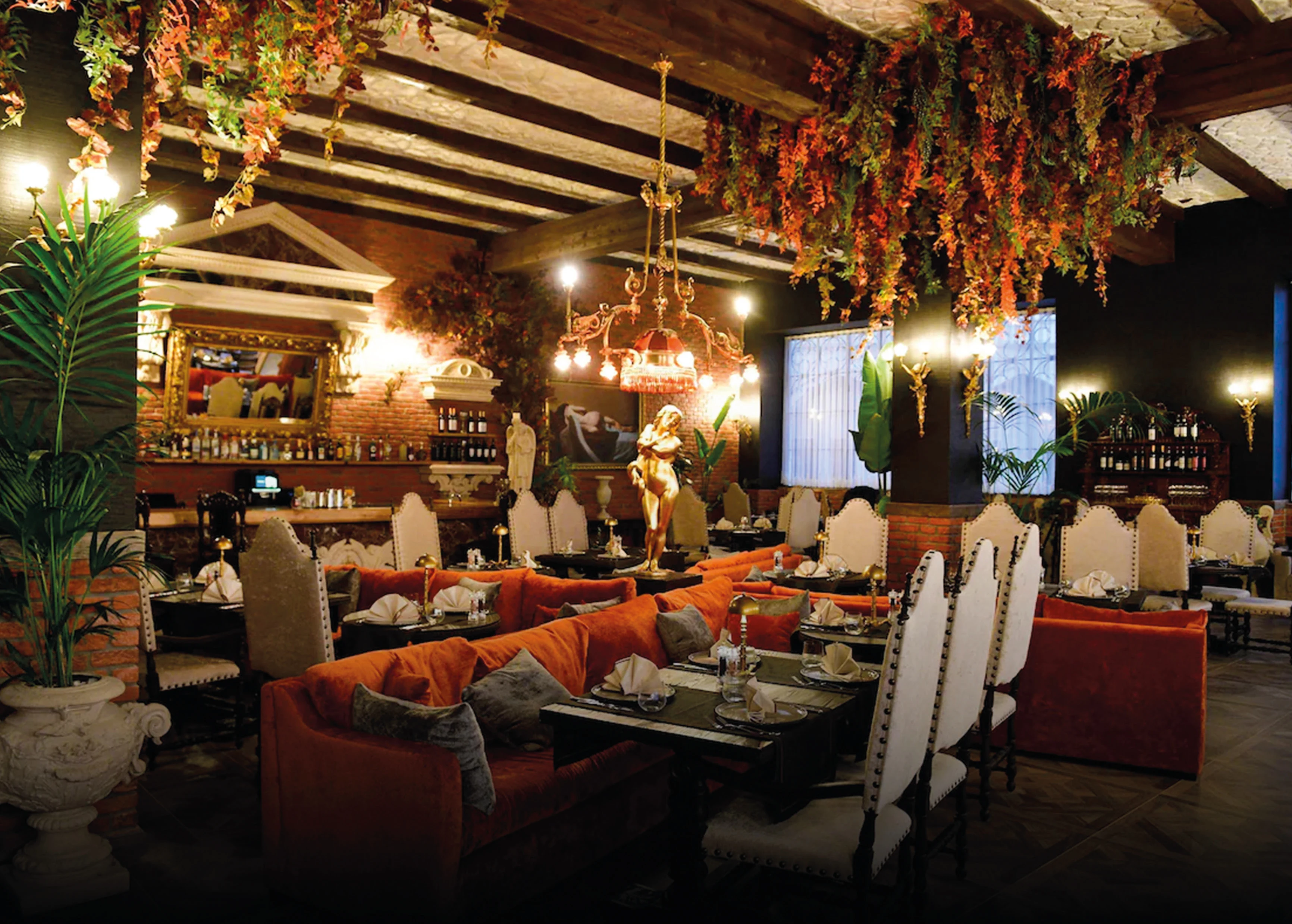 Lilith Restaurant dining room