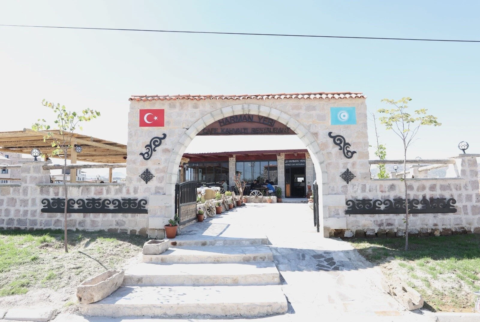 Harman Yeri Cafe in Uçhisar — entrance