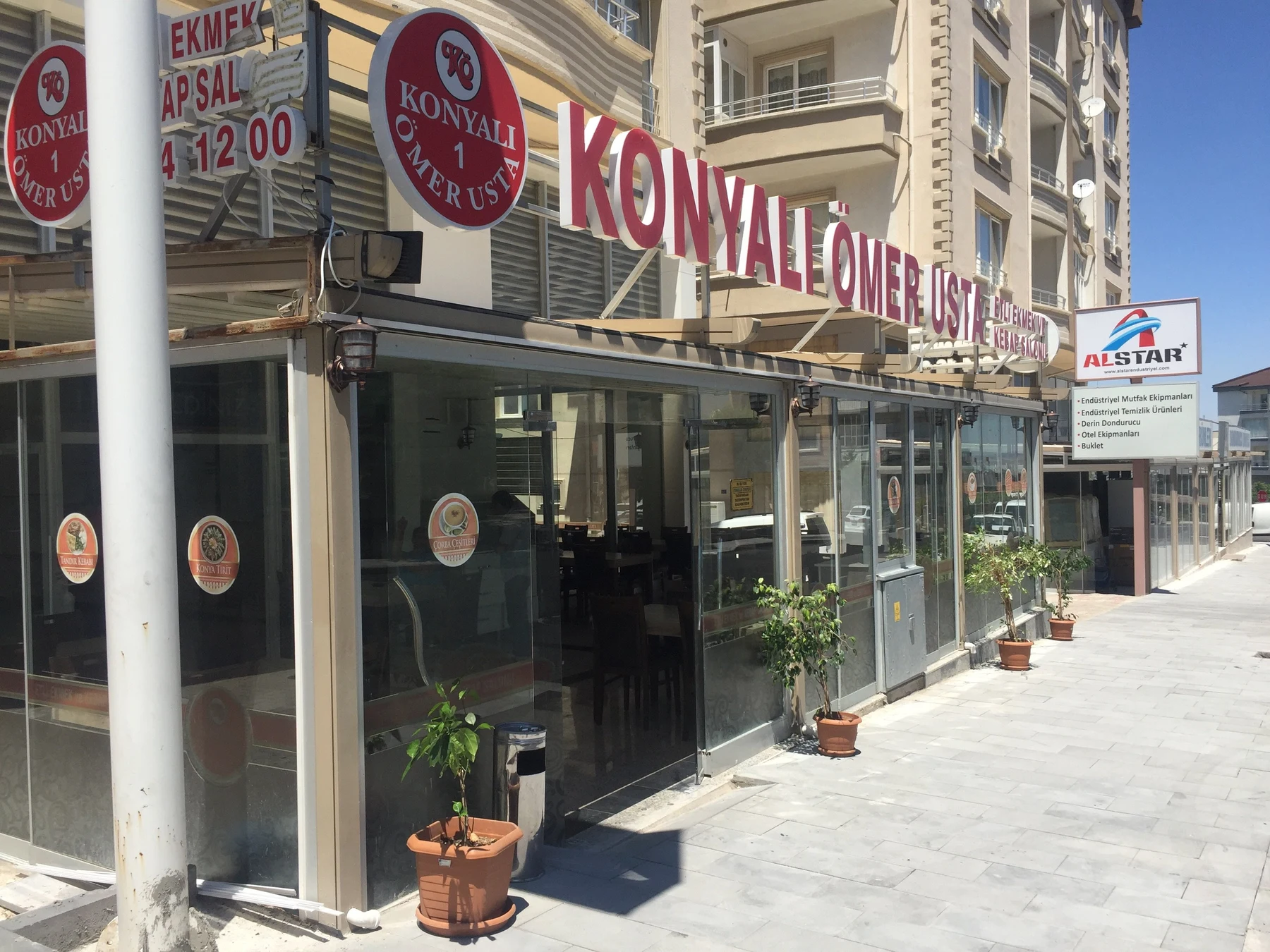 Street-facing facade of Konyalı Ömer Usta in Nevşehir