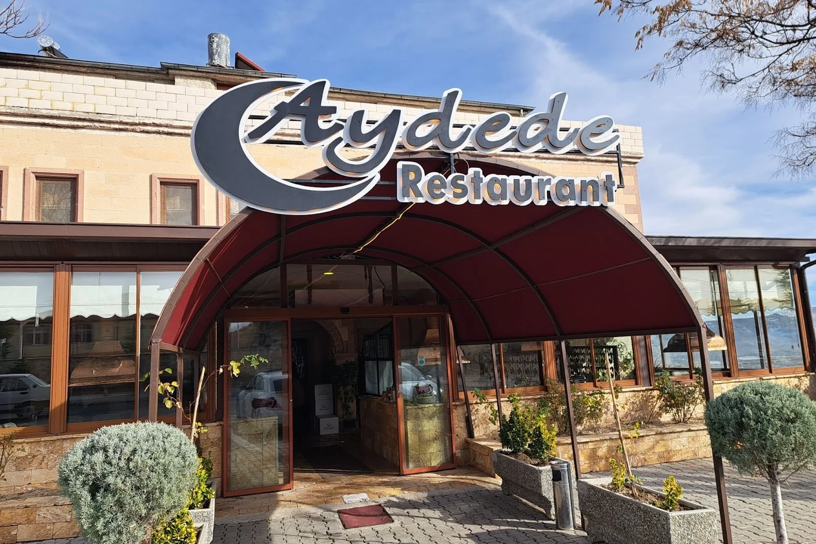 Entrance of Aydede Restaurant & Mangalbaşı in Ortahisar